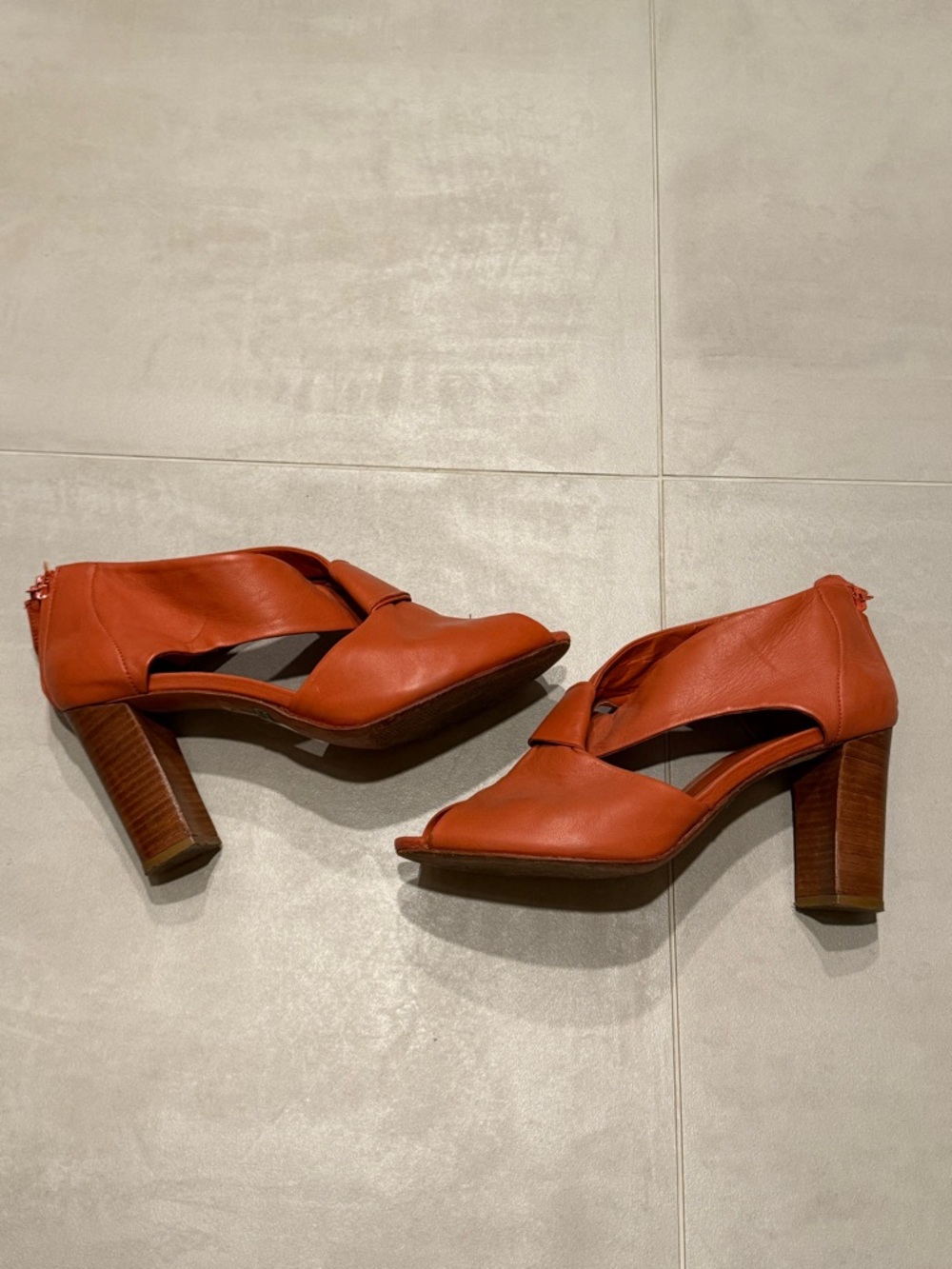 Alcaçuz Women’s Orange Leather Peep-Toe Block Heel Sandals